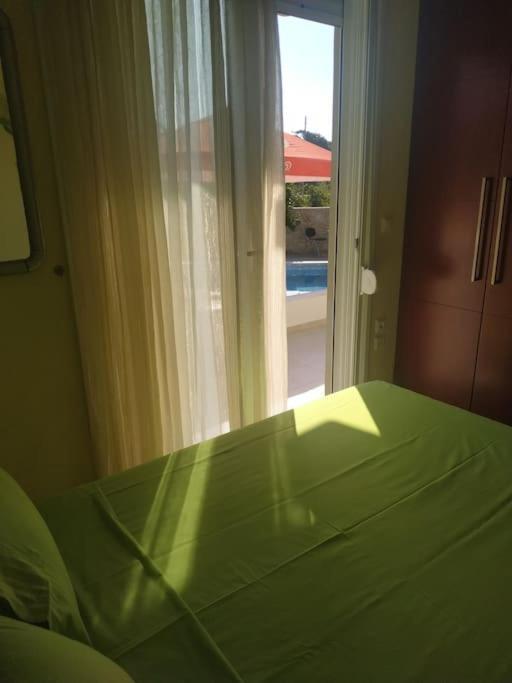 Leilighet Greek Style Ground Floor & Pool *