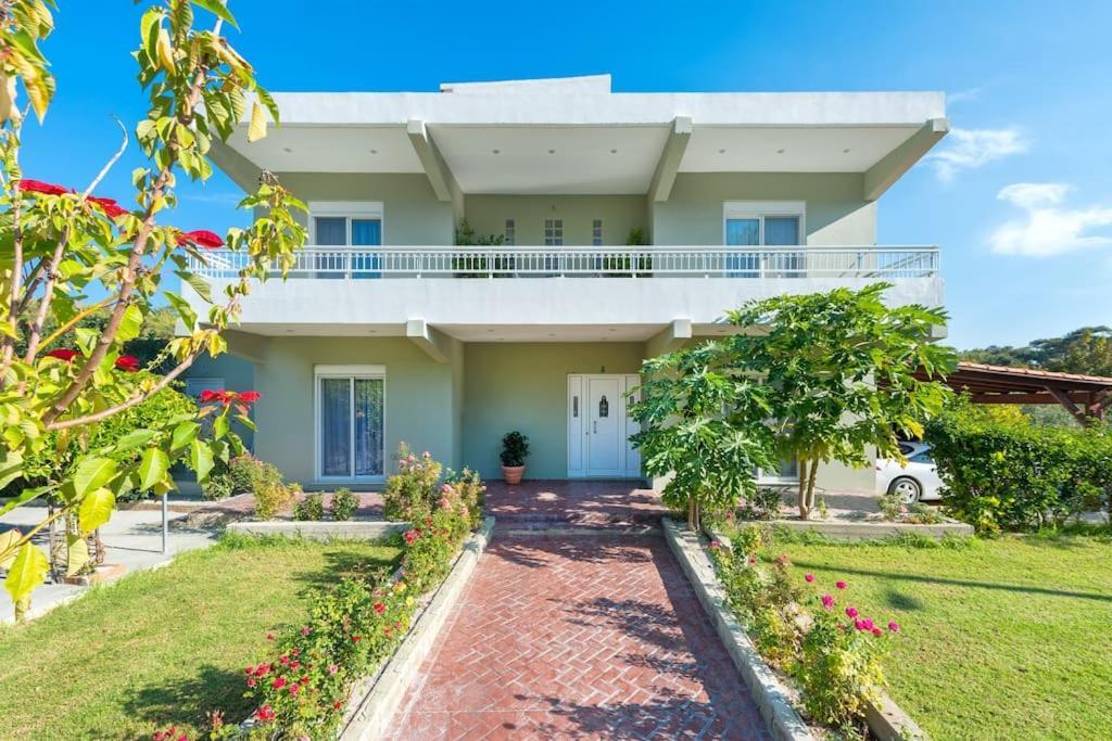 Leilighet Greek Style Ground Floor & Pool *