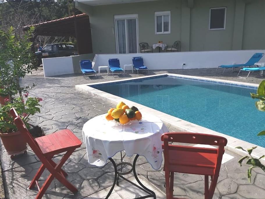 Leilighet Greek Style Ground Floor & Pool *
